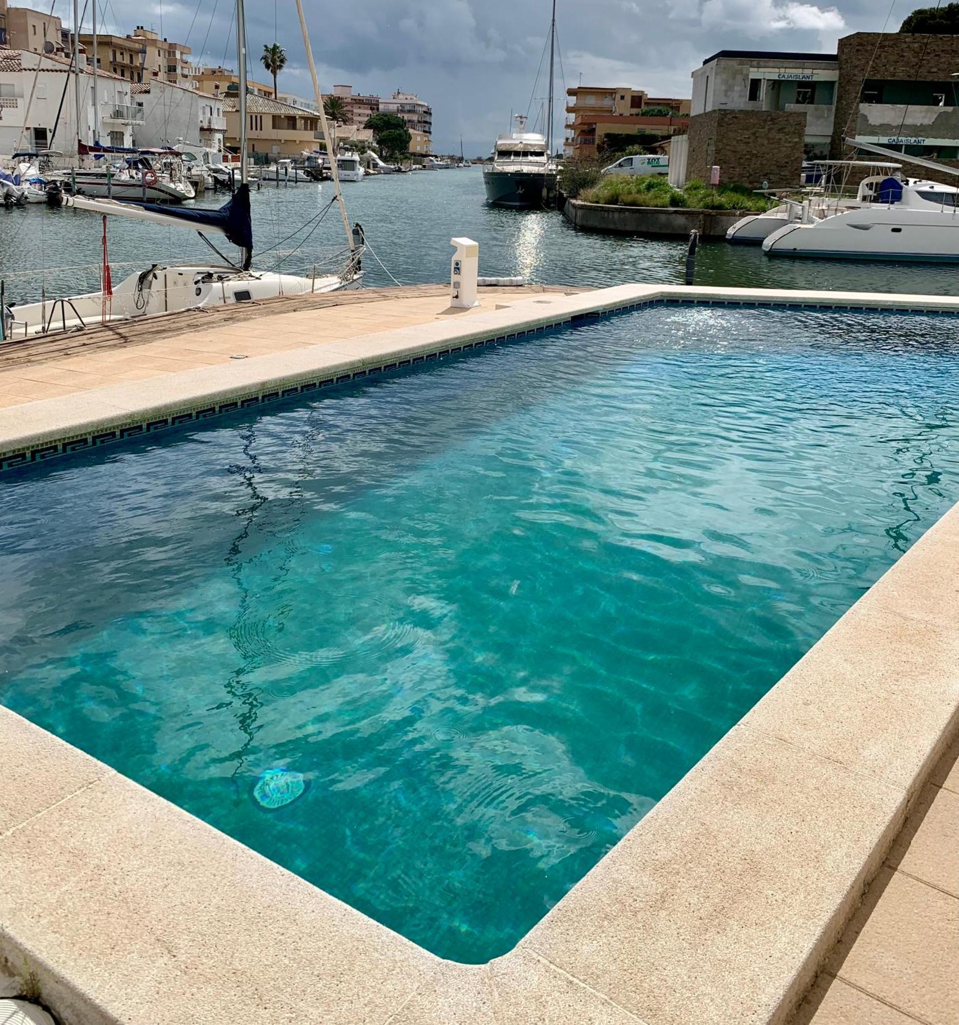 Apartment Con Piscina - Magnificas Vistas A Canal - Aire Acondicionado B Roses